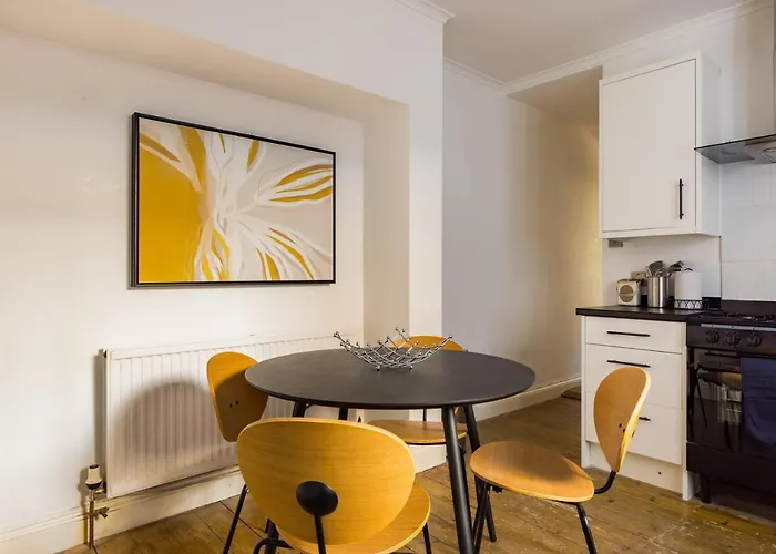 The Fulham Bolthole - Beckoning 2Bdr Flat With Garden